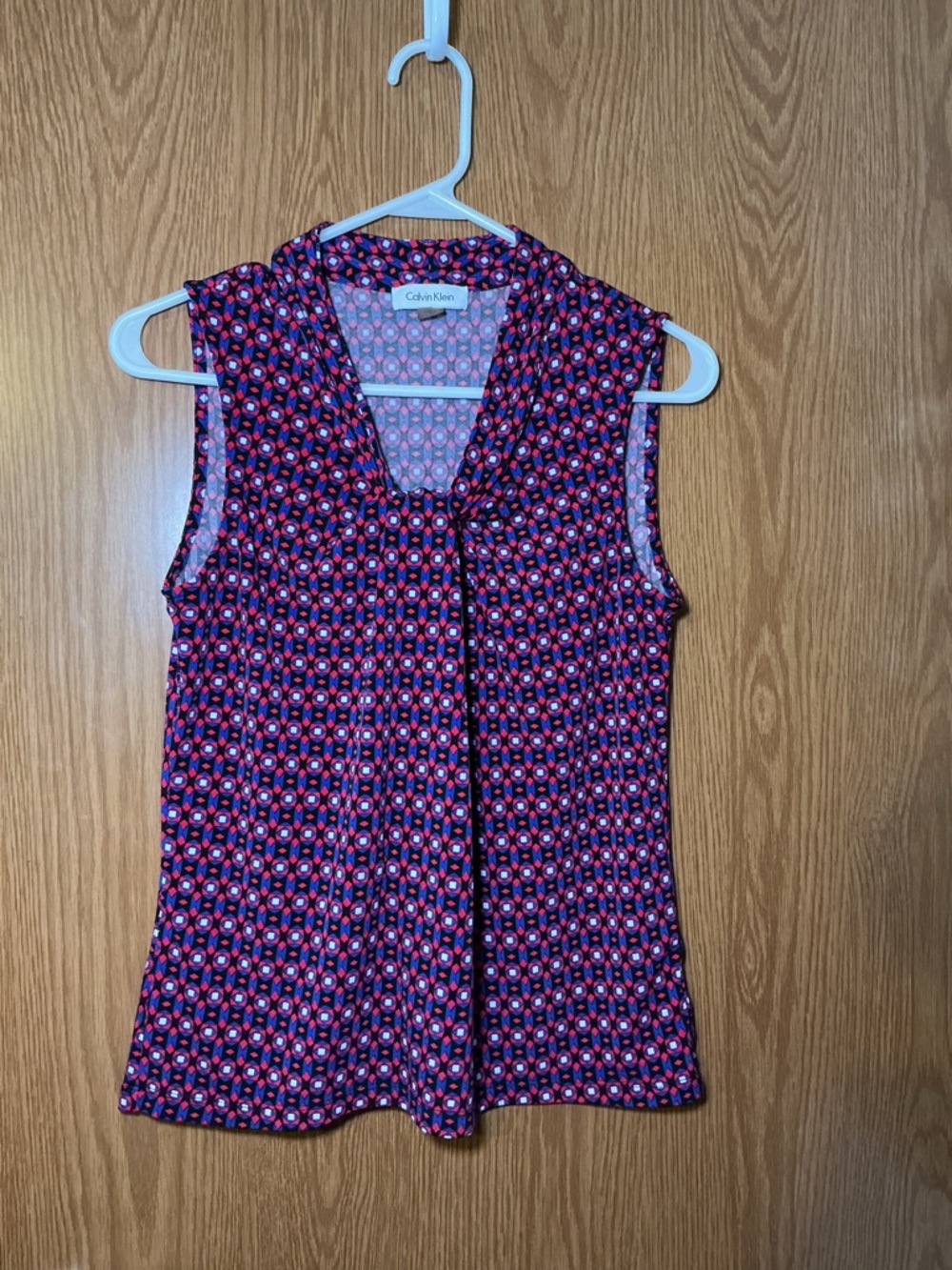 Calvin Klein Sleeveless Geometric Print Blouse – Size XS - Picture 2 of 4